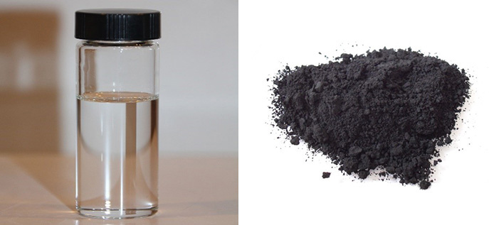 Frasco de muestra de etilenglicol y muestra de negro de carbón en polvo
