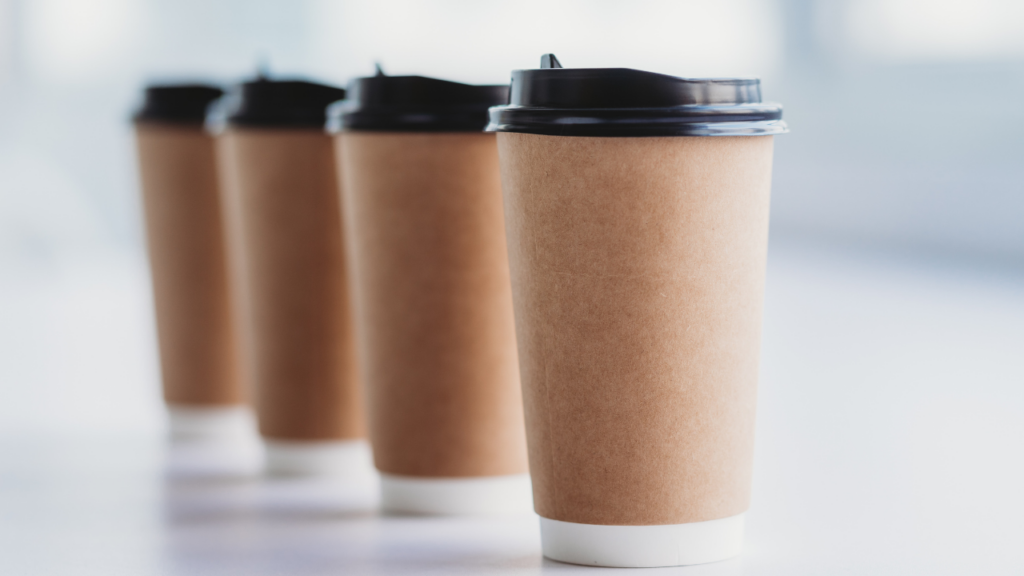 Paper cups contribute to environmental pollution. Switching to a reusable cup has a positive impact on reducing waste. 